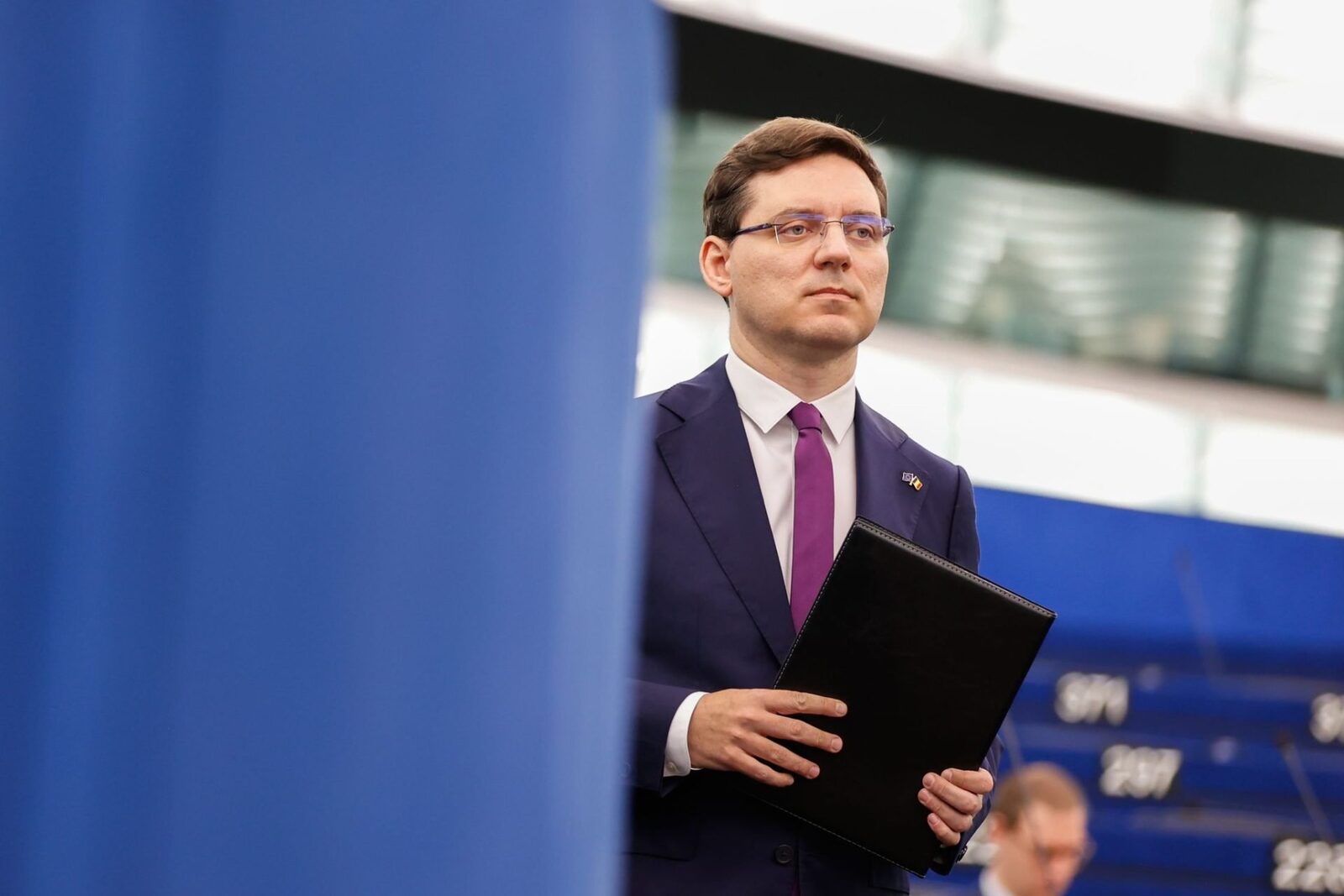 Negrescu: România trebuie să acționeze rapid pentru a reduce costurile energiei Într-un context internațional marcat de instabilitate, România se confruntă cu necesitatea de a adopta măsuri eficiente pentru a proteja cetățenii și a reduce costurile energiei