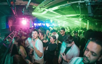 Generația Z și consumul de alcool: un studiu alarmant din Marea Britanie Un studiu recent, realizat de University College London (UCL), arată că o proporție semnificativă din tinerii adulți din generația Z din Marea Britanie consumă alcool în exces și se implică în alte comportamente cu potențial adictiv