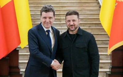 Zelenski efectuează o vizită oficială în România, discuțiile se vor concentra pe securitate și reconstrucția Ucrainei Președintele ucrainean Volodimir Zelenski se află joi într-o vizită oficială la București, unde va avea întâlniri cu președintele României, Nicușor Dan, și cu premierul Ilie Bolojan
