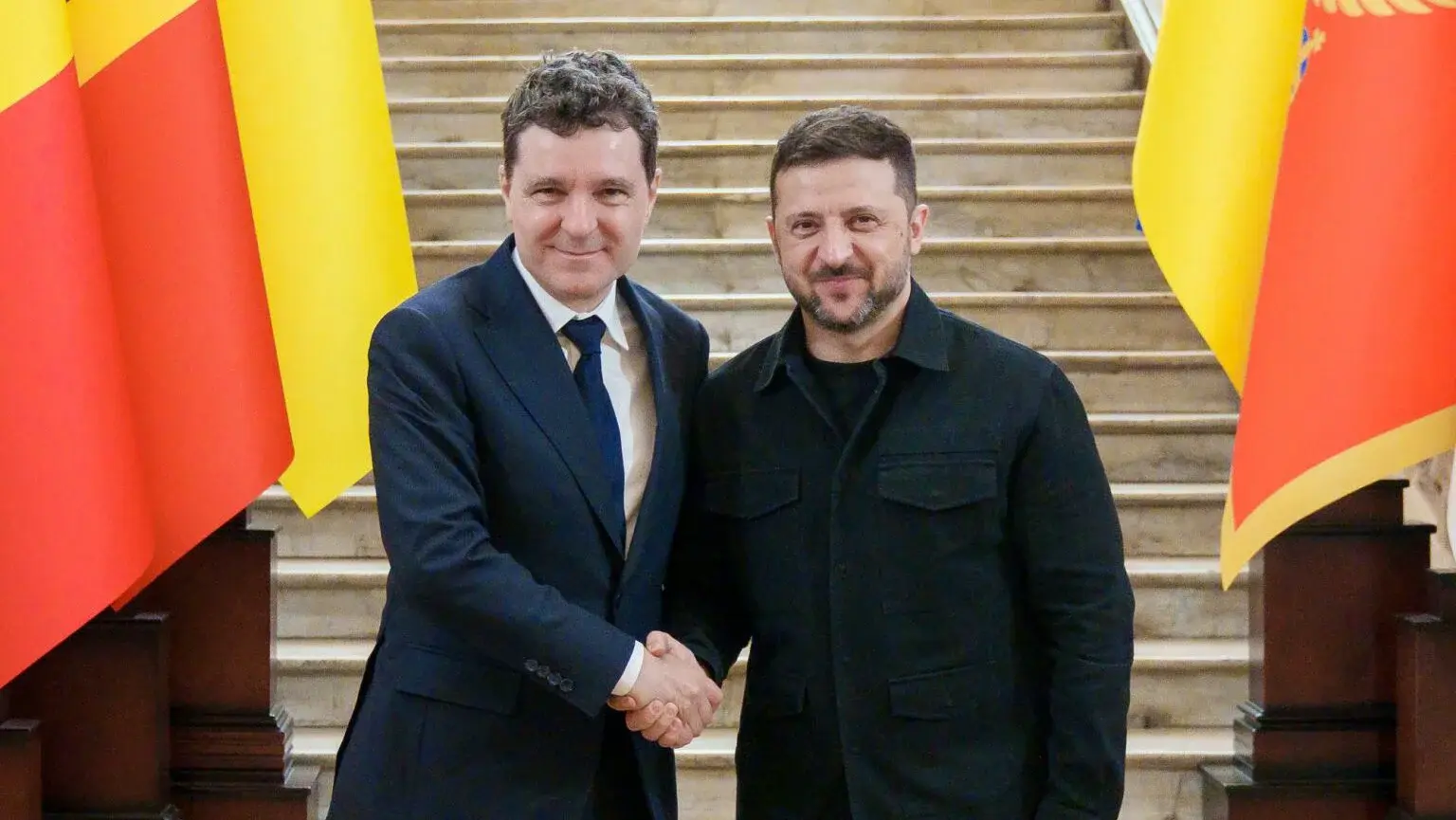 Zelenski efectuează o vizită oficială în România, discuțiile se vor concentra pe securitate și reconstrucția Ucrainei Președintele ucrainean Volodimir Zelenski se află joi într-o vizită oficială la București, unde va avea întâlniri cu președintele României, Nicușor Dan, și cu premierul Ilie Bolojan