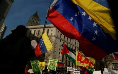 Maduro, prezent în fața justiției americane: zâmbetul și controversa din spatele gratiilor Fostul președinte venezuelean Nicolas Maduro a apărut joi, zâmbitor, într-un tribunal din New York, în ceea ce a reprezentat a doua sa apariție publică de la capturarea sa spectaculoasă de către Statele Unite