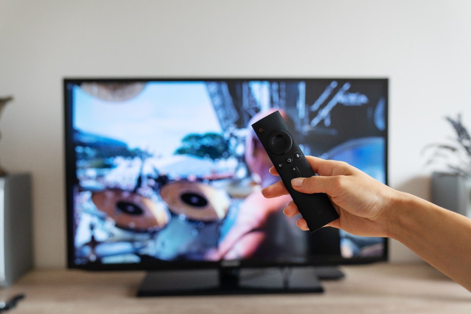 Livrările globale de televizoare, stabile în T4 2025