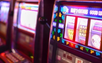 Sălile de jocuri de noroc, mutate din apropierea școlilor? Timișoara și alte localități din țară iau măsuri Autoritățile locale din Timișoara analizează posibilitatea de a muta sălile de jocuri de noroc din zonele rezidențiale și din apropierea școlilor, în urma noilor reglementări care permit primăriilor să decidă dacă aceste spații pot funcționa în orașele lor