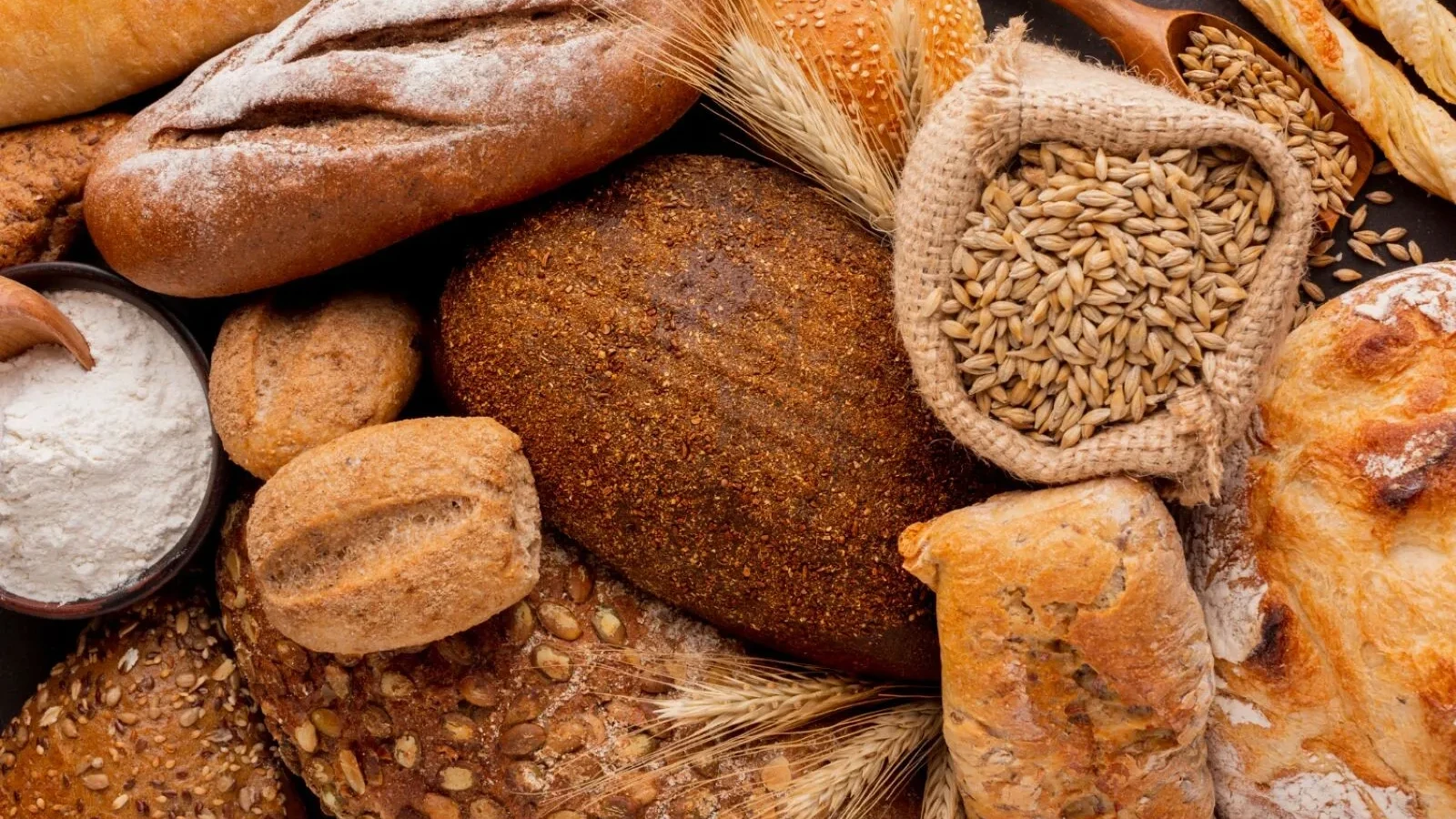 Pâinea se va scumpi semnificativ în România anul viitor, estimările indicând o creștere de până la 38,6%, pe fondul majorării prețurilor la motorină și gaze naturale