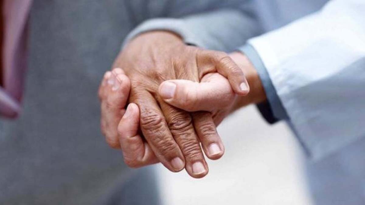 Intestinul, noua frontieră în lupta cu Parkinson Cercetătorii au descoperit o legătură surprinzătoare între microbiomul intestinal și boala Parkinson, sugerând că modificările la nivelul florei intestinale ar putea juca un rol important în dezvoltarea acestei afecțiuni neurologice