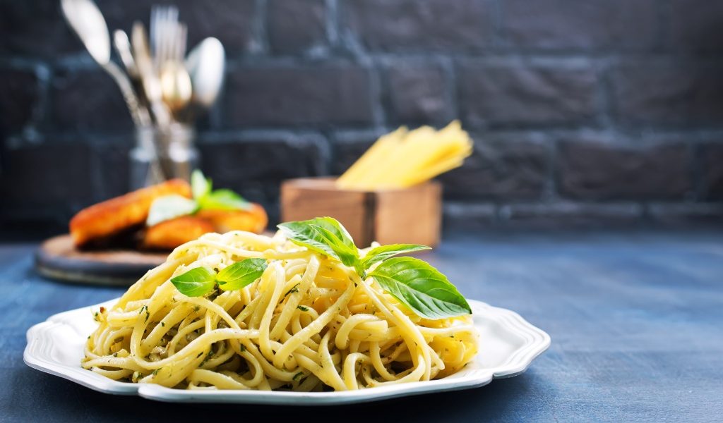 Atenție la pastele de ieri: Cum pot deveni un pericol pentru sănătate Pastele, unul dintre cele mai populare preparate culinare, pot reprezenta un risc pentru sănătate dacă nu sunt depozitate corect