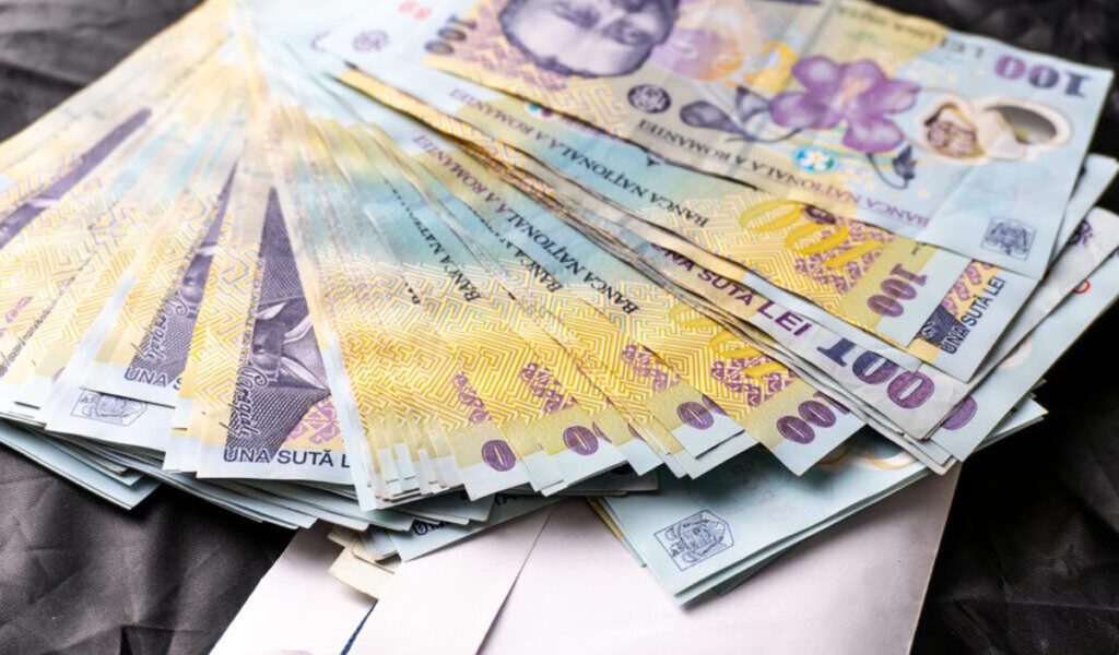 Sprijin financiar pentru facturile la energie extins și la gaze, anunță ministrul Muncii Guvernul va continua să ofere sprijin financiar pentru plata facturilor la energie electrică, dar va extinde acest mecanism, începând cu luna aprilie, și pentru plata facturilor la gaze naturale