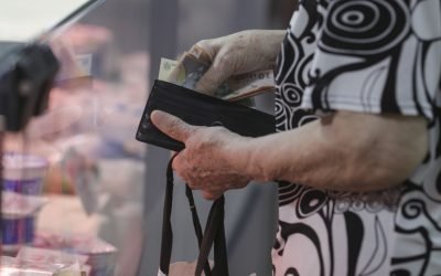 Liberalii, nemulțumiți de lipsa de claritate a PSD privind fondurile pentru ajutoarele sociale Frământări majore în coaliția de guvernare pe tema pachetului social promis de PSD