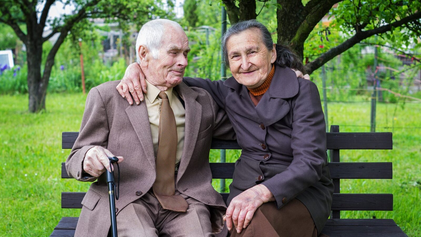 Cum funcționează pensiile pentru românii care au lucrat în străinătate Românii care au cotizat în mai multe țări din Uniunea Europeană au dreptul la pensie din fiecare stat membru în care au muncit
