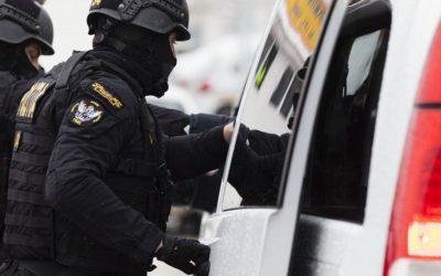 Descinderi la o instituție din București: Farmacist-șef, acuzat de fraudă de peste 10 milioane de lei Parchetul de pe lângă Tribunalul București, împreună cu polițiști de la Serviciul de Investigare a Criminalității Economice, au efectuat o razie la sediul unei instituții din Capitală