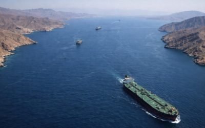 Criza din Strâmtoarea Ormuz: Tensiuni exacerbate și efecte globale Navigația prin Strâmtoarea Ormuz, o arteră vitală pentru transportul de petrol, continuă să fie grav perturbată, atingând niveluri de avarie, cu un trafic la sub 10% din media înregistrată înainte de escaladarea tensiunilor