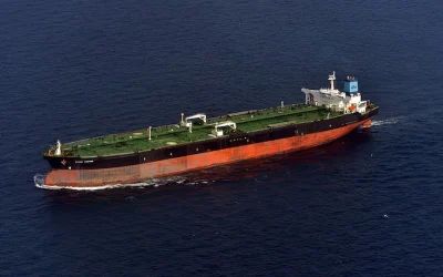 Petrolul, în creștere bruscă după atac: 80 dolari/baril, piețele anticipează 100$.