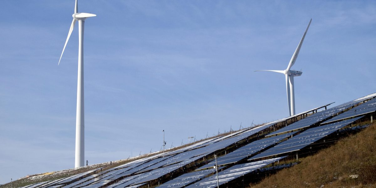 Luxemburg primește 500 de milioane de euro pentru a stimula producția de tehnologii curate Comisia Europeană a aprobat o schemă de ajutor de stat în valoare de 500 de milioane de euro, notificată de Luxemburg, pentru a sprijini investițiile strategice în domeniul tehnologiilor curate