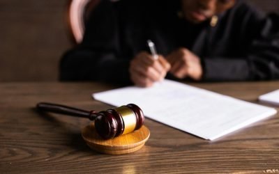 Timiș: Un adolescent de 15 ani, trimis în judecată pentru crimă cu premeditare Procurorii Parchetului de pe lângă Tribunalul Timiș au finalizat ancheta în cazul crimei din Cenei, unde un adolescent de 15 ani a fost ucis cu bestialitate de colegii săi