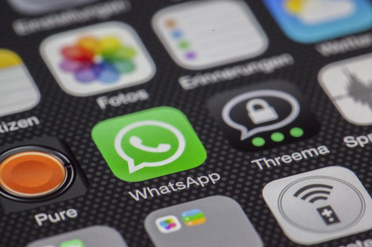 Avertisment major: Atacuri cibernetice vizează utilizatorii Signal și WhatsApp Serviciul de Informații și Securitate al Țărilor de Jos (AIVD) avertizează asupra unei campanii de atacuri cibernetice sofisticate, îndreptate spre utilizatorii aplicațiilor de mesagerie Signal și WhatsApp