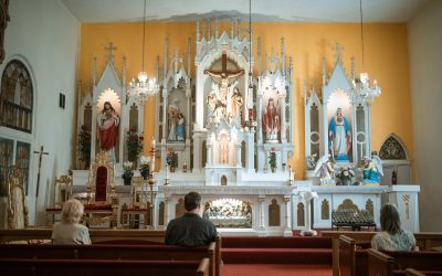 CJUE: O Asociație Religioasă Nu Poate Concedia Automat un Angajat pentru Părăsirea Bisericii Curtea de Justiție a Uniunii Europene (CJUE) a emis o decizie importantă privind limitele autonomiei organizațiilor religioase în raport cu drepturile angajaților