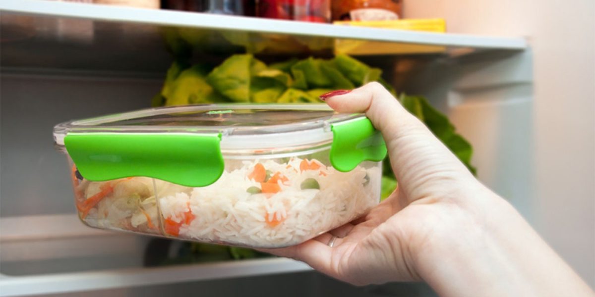 Pilaful cu ciuperci, un preparat aparent inofensiv, poate ascunde riscuri serioase pentru sănătate dacă este consumat după ce a fost păstrat prea mult timp în frigider