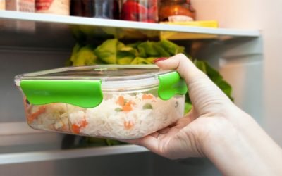 Pilaful cu ciuperci, un preparat aparent inofensiv, poate ascunde riscuri serioase pentru sănătate dacă este consumat după ce a fost păstrat prea mult timp în frigider