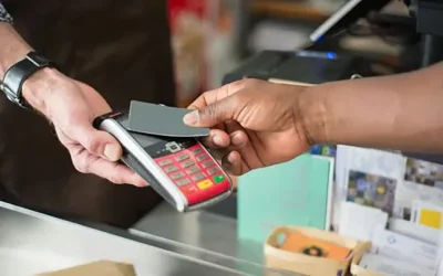 Card sau telefon la plată? Ce variantă digitală îți protejează mai bine banii În era digitală, navigăm într-o continuă transformare a modului în care ne gestionăm finanțele