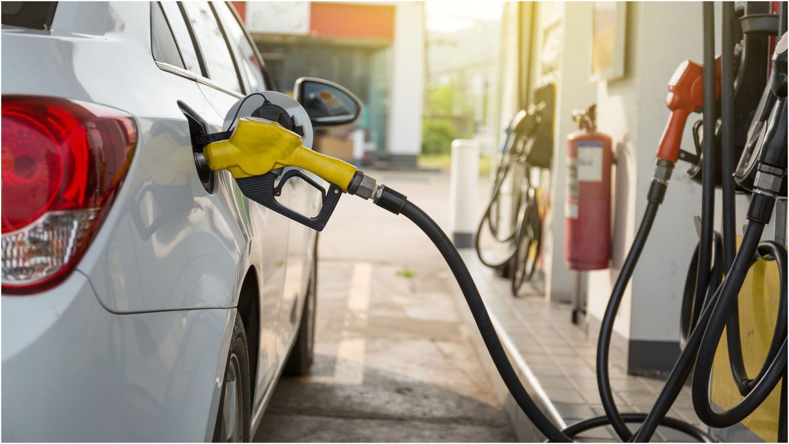 România nu poate ajuta populația din cauza crizei carburanților Cristian Grosu, redactor-șef al publicației Curs de guvernare, a declarat la Europa FM că România nu are spațiu fiscal pentru a acorda ajutoare menite să compenseze prețurile ridicate la carburanți