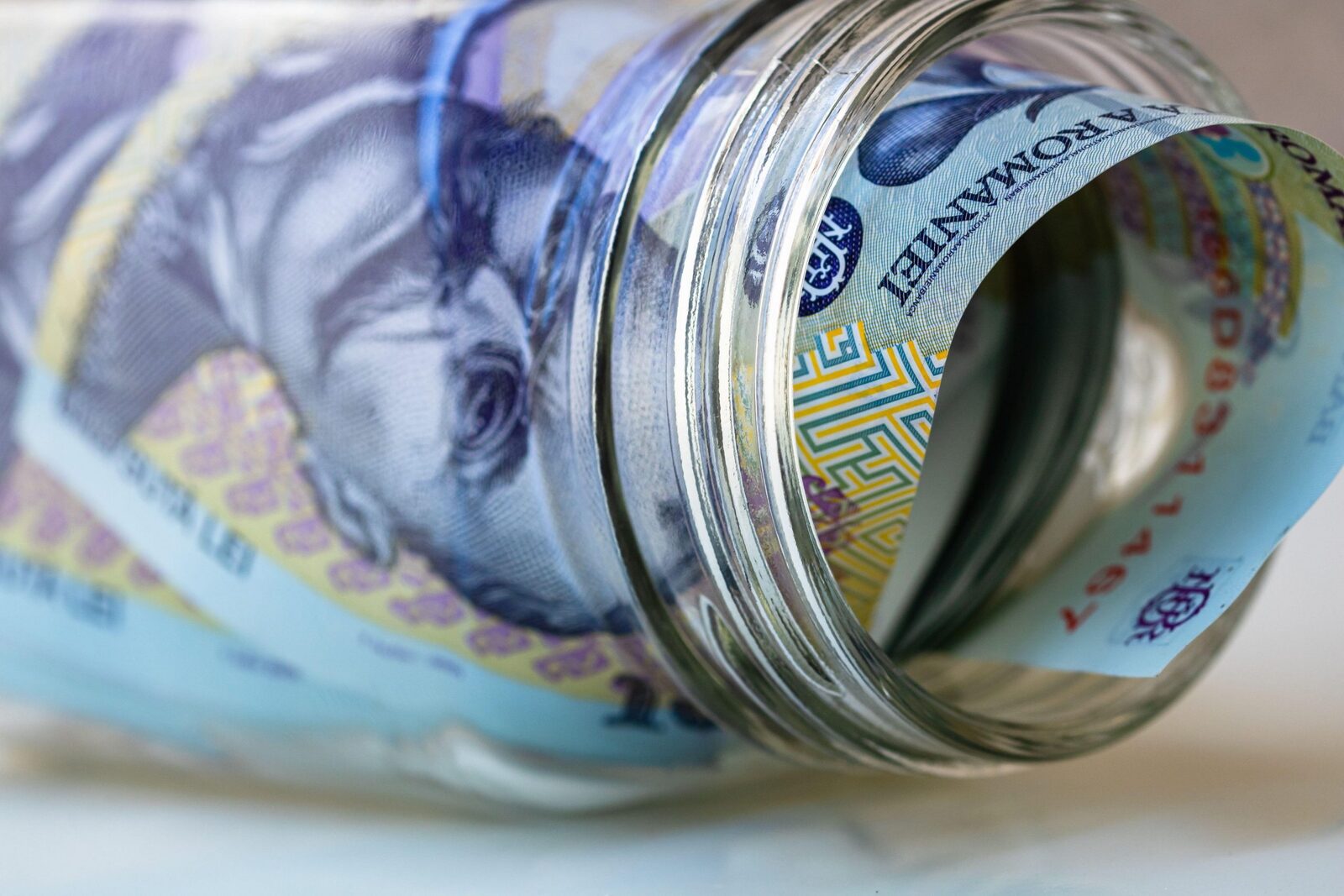Ministerul Finanțelor respinge ofertele pentru obligațiunile benchmark Ministerul Finanțelor a respins joi toate ofertele de cumpărare primite la licitația pentru titluri de stat de tipul obligațiuni benchmark, considerând că prețul ofertat de bănci era inacceptabil