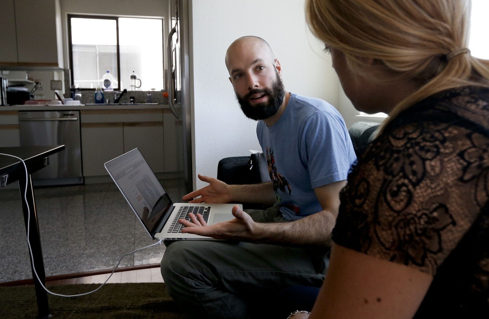 Jack Conte, CEO-ul platformei Patreon, critică vehement companiile de inteligență artificială pentru lipsa de compensații acordate creatorilor de conținut
