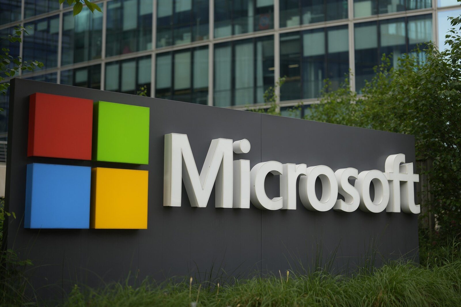 Microsoft promite modificări majore pentru Windows 11, după valul de nemulțumiri ale utilizatorilor Compania Microsoft a anunțat vineri o serie de schimbări importante pentru sistemul de operare Windows 11, ca răspuns la criticile tot mai vehemente ale utilizatorilor