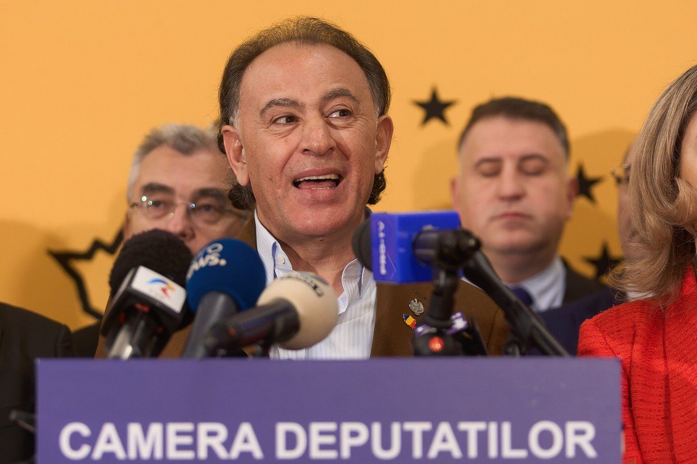 Anca Alexandrescu, fosta candidată AUR la Primăria Capitalei, acuză o încercare de rupere a parlamentarilor AUR, cu Mohamad Murad, liderul formațiunii în Dobrogea, în fruntea acestei presupuse mișcări