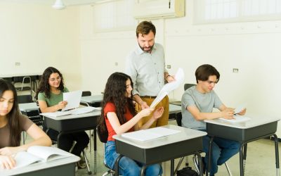 Procent mare de elevi cu note sub 5 la simularea Evaluării Naționale Un procent semnificativ de elevi de clasa a VIII-a au obținut note sub 5 la simularea Evaluării Naționale, potrivit datelor oficiale