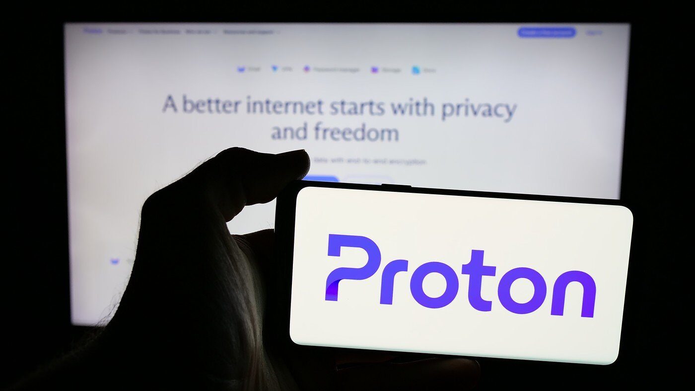 Proton lansează o suită de instrumente pentru confidențialitate, cu apeluri video criptate Compania elvețiană de software Proton intră puternic pe piața securizată, lansând o suită completă de instrumente axate pe confidențialitate