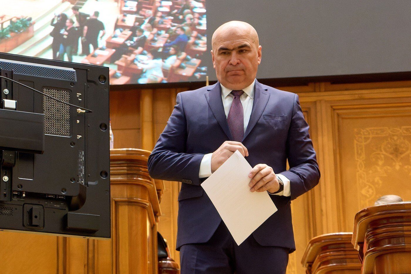 Zborurile de repatriere a românilor din Orientul Mijlociu vor continua Premierul Ilie Bolojan a anunțat că vor fi organizate noi zboruri pentru a repatria cetățenii români din țările implicate în conflictul din Orientul Mijlociu