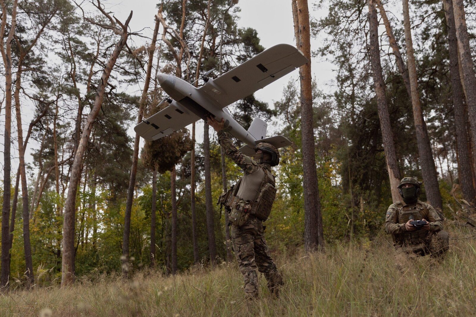 România va co-produce drone cu Ucraina, cu fonduri europene de 200 de milioane de euro România negociază cu 15 companii ucrainene pentru a demara producția de drone, un proiect finanțat cu 200 de milioane de euro prin mecanismul european SAFE