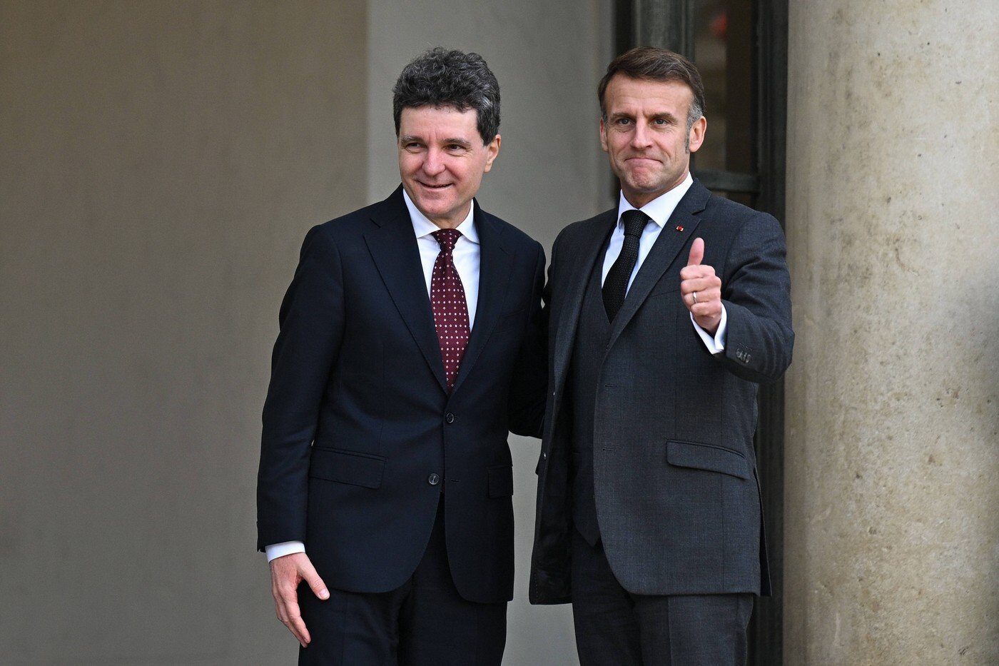 România analizează propunerea Franței privind extinderea umbrelei nucleare, fără o decizie finală România se află în discuții cu Franța privind o posibilă extindere a umbrelei nucleare franceze către statele europene, conform unor surse oficiale din Administrația Prezidențială