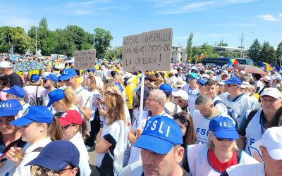 Peste 73.000 de profesori refuză simulările examenelor naționale Peste 73.000 de cadre didactice, reprezentând mai bine de jumătate dintre membrii a două importante federații sindicale din învățământ, au decis să nu participe la simulările pentru examenele naționale