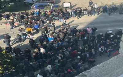 Proteste la Târgu Jiu: Sute de mineri și energeticieni contestă decizia CE Oltenia Sute de mineri și angajați din sectorul energetic au protestat miercuri în fața sediului Complexului Energetic Oltenia (CE Oltenia) din Târgu Jiu