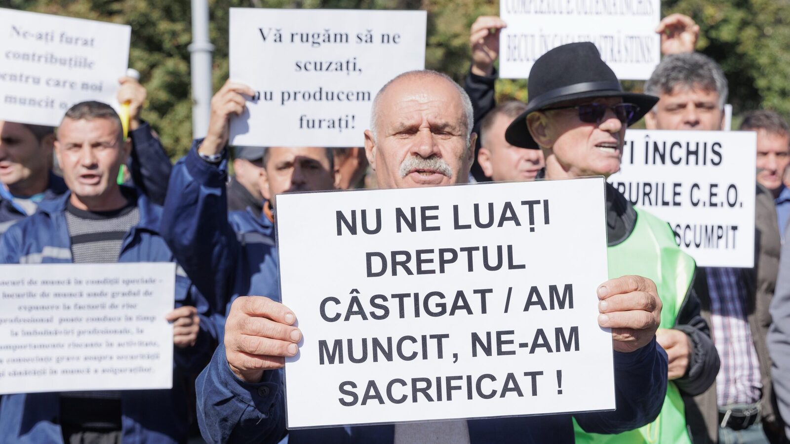 Bugetul pe 2026: Economiile la Educație și presiunea pe fondurile de pensii Proiectul de buget pentru anul 2026, aflat încă în lucru, indică o abordare mai precaută a cheltuielilor și o atenție sporită pentru controlul deficitului