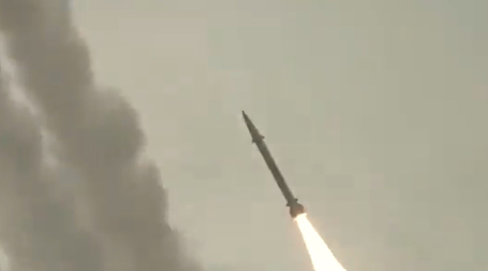 Iranul amenință cu atacarea instalației nucleare israeliene Dimona în cazul în care Israelul sau Statele Unite încearcă să schimbe regimul de la Teheran