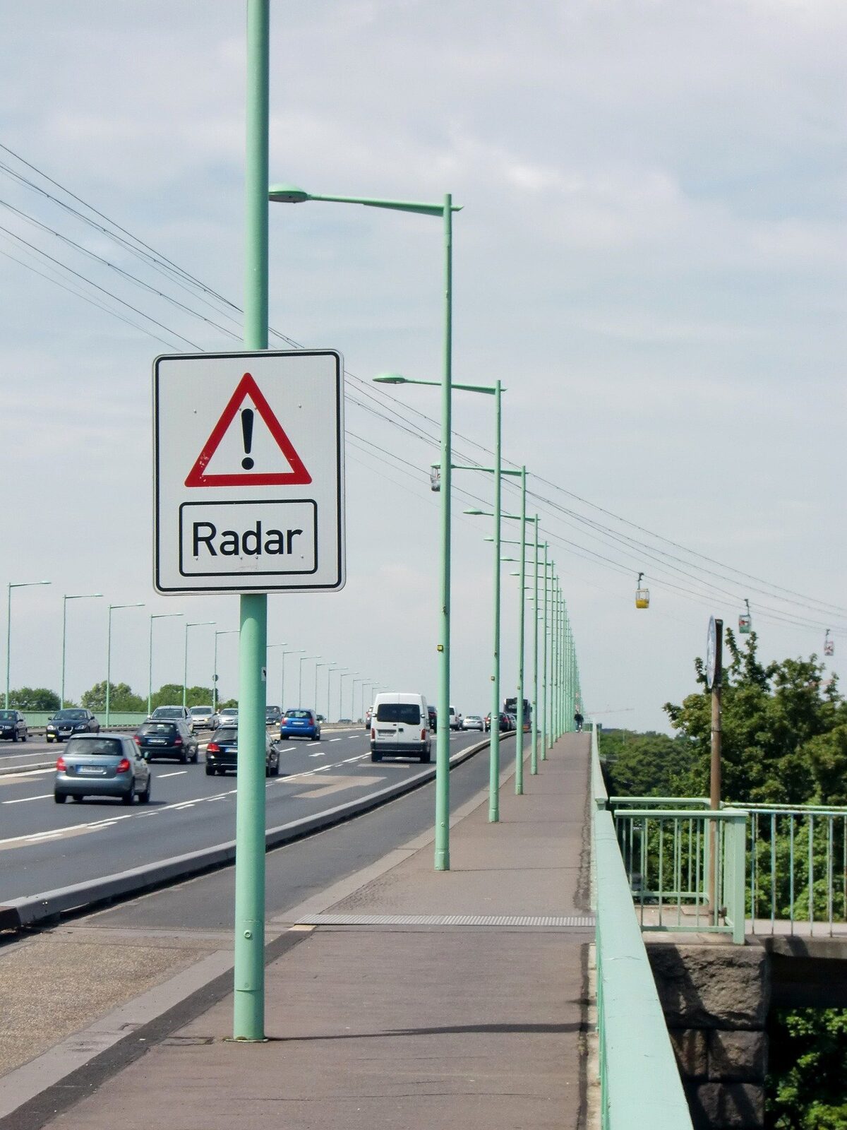 Șofer amendat cu 120.000 euro pentru viteză: 59 km/h într-o zonă de 30