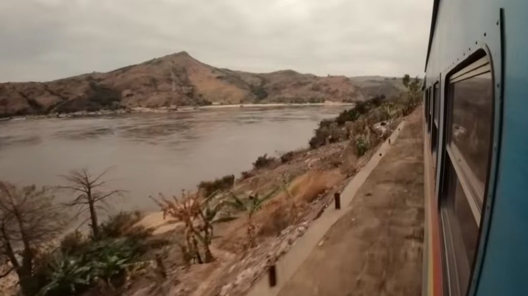 Dezastru în Republica Democrată Congo: Peste 200 de morți după o alunecare de teren la o mină de coltan O tragedie de proporții a lovit estul Republicii Democrate Congo, unde peste 200 de persoane și-au pierdut viața în urma unei alunecări de teren produse marți