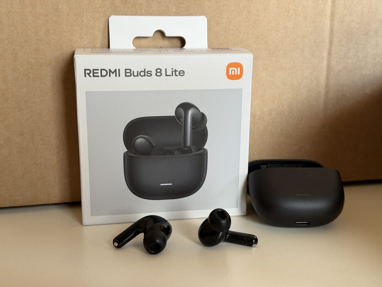 Redmi Buds 8 Lite: Review-ul unor căști wireless ieftine care ridică semne de întrebare Noile căști Redmi Buds 8 Lite promit o experiență audio decentă fără a sparge bugetul, ridicând totodată semne de întrebare cu privire la prețul cerut pentru alte produse similare, mai scumpe