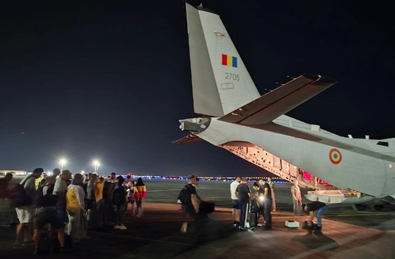 Bolojan cere ajutorul Emiratelor Arabe Unite pentru repatrierea românilor Premierul Marcel Ciolacu a cerut sprijinul autorităților din Emiratele Arabe Unite pentru a facilita culoarele de zbor necesare companiilor aeriene românești