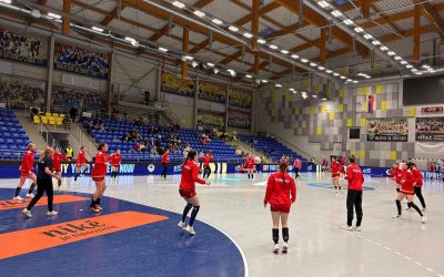 România joacă în deplasare cu Slovacia în EHF Euro Cup Echipa de handbal feminin a României se va confrunta cu Slovacia în deplasare, în cadrul etapei a treia din EHF Euro Cup