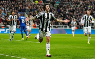 Sandro Tonali, pe punctul de a ajunge la Arsenal: Newcastle cere 100 de milioane de euro Mijlocașul italian Sandro Tonali, suspendat 10 luni în 2024 pentru implicarea în pariuri sportive, ar putea face un transfer spectaculos la Arsenal, actualul lider din Premier League