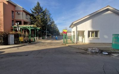 Primăria Bucureștiului, prejudiciu de peste 650.000 de lei din cauza unui apartament ocupat fără plată de un partid politic Primăria Capitalei se confruntă cu o pierdere financiară importantă, de peste 650.000 de lei, din cauza unui apartament situat în exclusivistul Sat Francez, ocupat de Partidul Ecologist Român (PER) fără a plăti chiria și utilitățile aferente