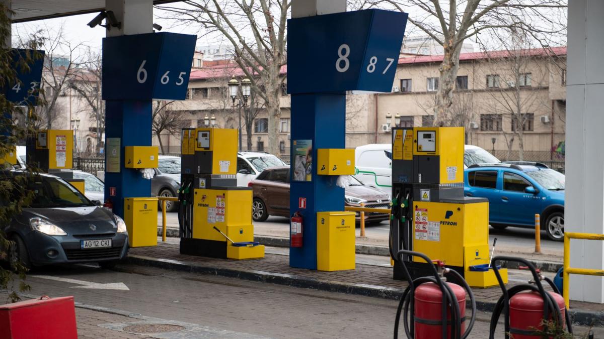 România, pregătită pentru patru luni fără import de motorină, conform ministrului Energiei România are rezerve de combustibil suficiente pentru a face față unei eventuale întreruperi totale a importurilor de motorină și petrol, cel puțin pentru o perioadă de patru luni