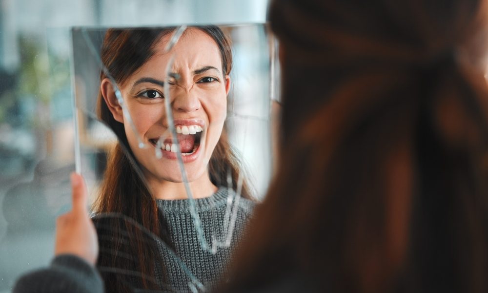 Schizofrenia: O boală mentală gravă, dar gestionabilă prin recunoaștere timpurie Schizofrenia este o tulburare psihică severă, adesea victimă a unor preconcepții și stigmatizări, care afectează modul în care o persoană gândește, simte și percepe realitatea