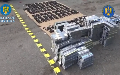 Descoperire spectaculoasă la Calafat: Polițiștii au găsit arme și țigări într-un camion turcesc Polițiștii de frontieră din Giurgiu, împreună cu omologii bulgari și vameșii din Craiova, au făcut o descoperire importantă la punctul de trecere a frontierei Calafat