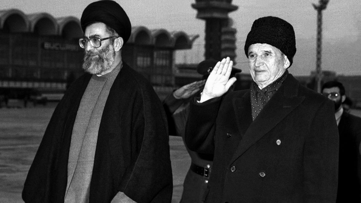 Secrete din Iran: Ceaușescu, acuzat că a luat valută și AUR