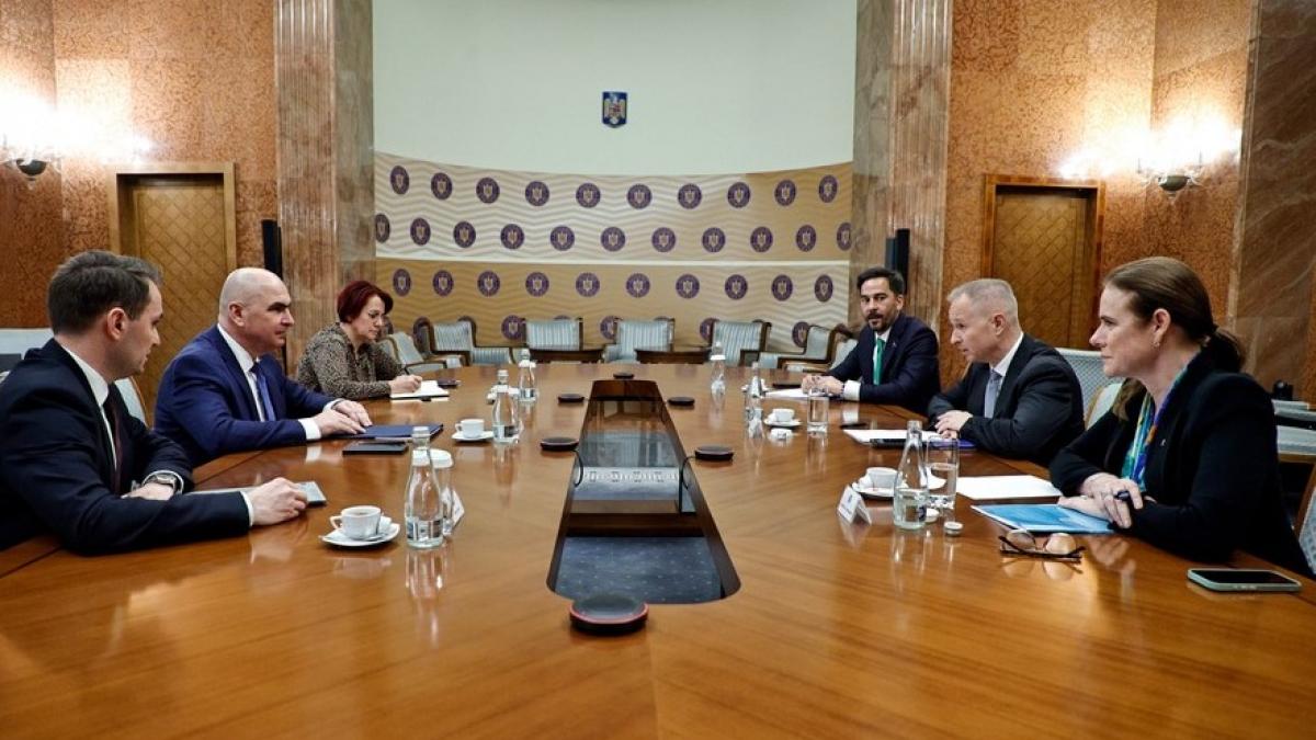 OMV avertizează guvernul asupra riscurilor din aprovizionarea cu petrol Premierul Ilie Bolojan s-a întâlnit luni cu o delegație a companiei OMV, condusă de directorul general, Alfred Stern