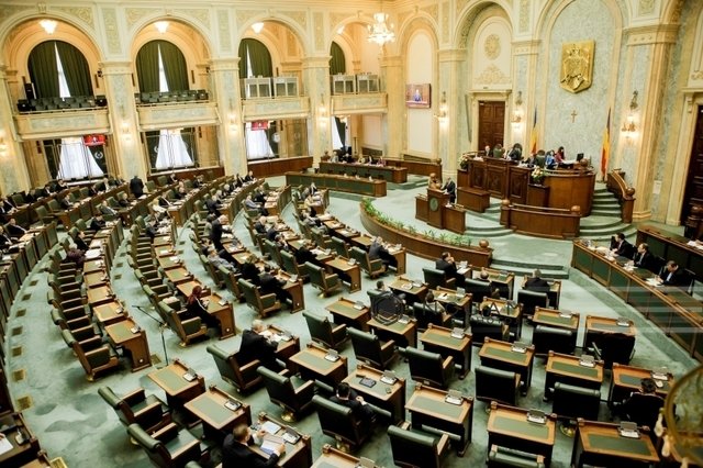 Moțiunea împotriva ministrului Mediului, respinsă de Senat Moțiunea simplă depusă împotriva ministrului Mediului, Diana Buzoianu, a fost respinsă luni de plenul Senatului